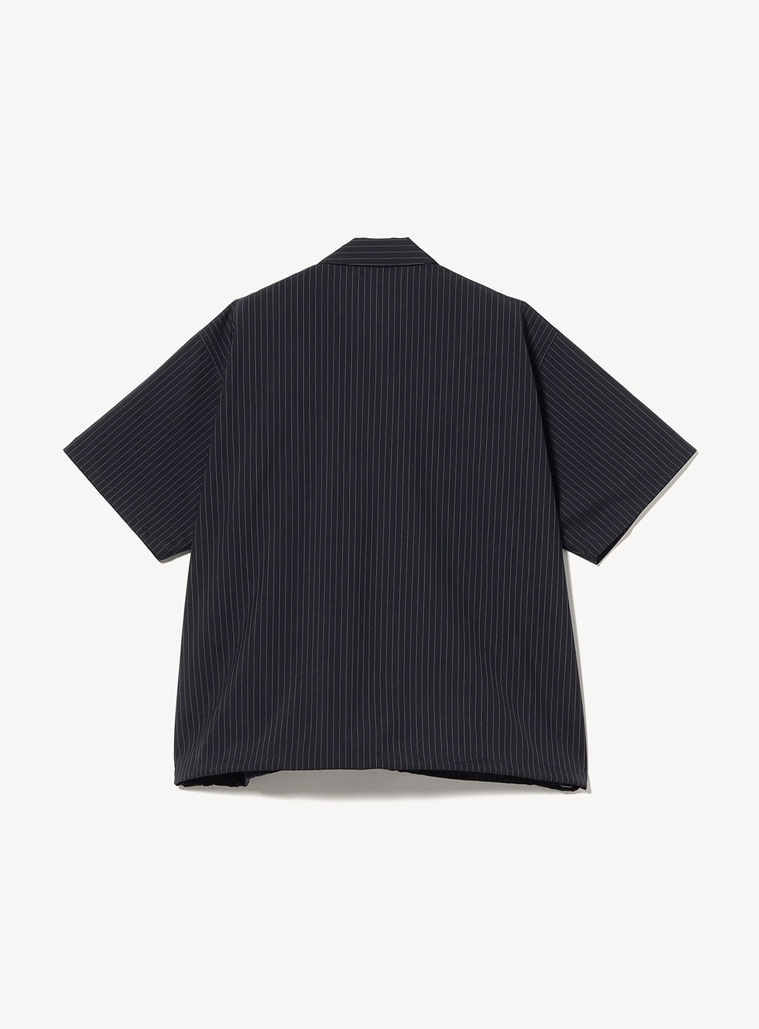 Back view of the TW Wide Fit Half-Zip Shirt by BEAMS, featuring short sleeves and a dark navy color with thin white vertical pinstripes, crafted from lightweight polyester-wool tropical fabric and displayed on a plain white background.