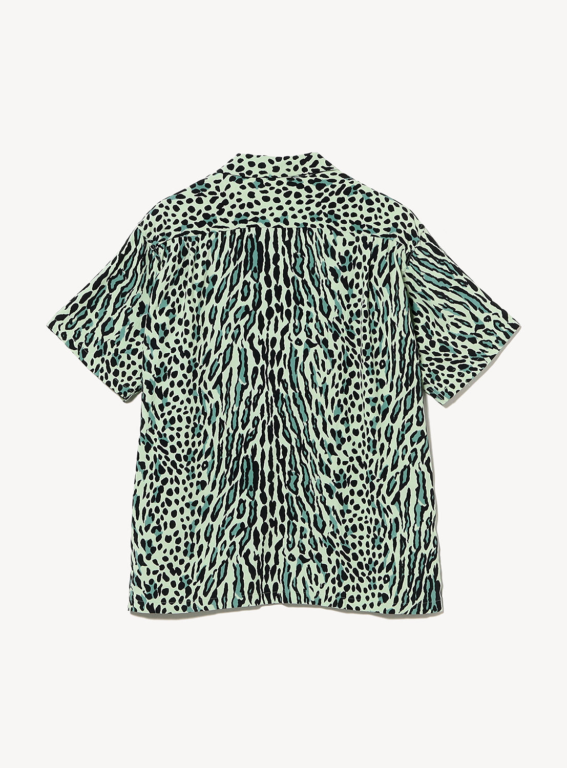 The High-Density Rayon Open Shirt "OCELOT" by STAR OF HOLLYWOOD is shown from the back against a white background, featuring short sleeves and a mint green, black, and blue leopard print pattern reminiscent of vintage ocelot designs.