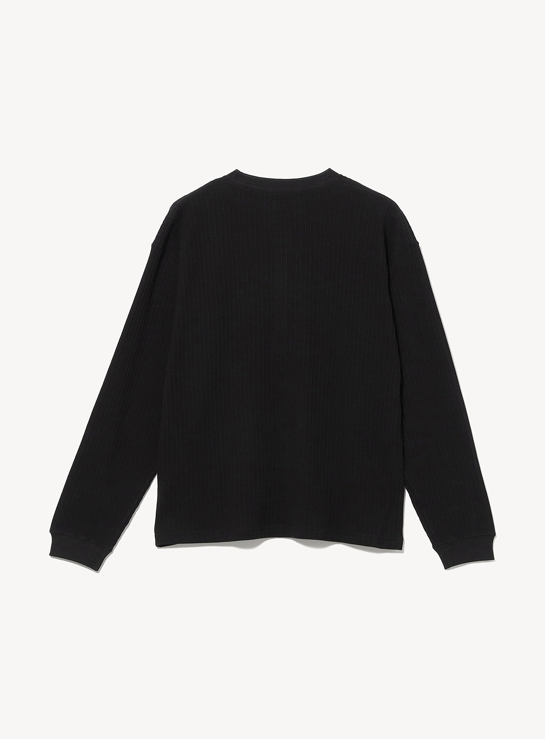 Back view of a black long-sleeve BEAMS Henley Neck Long-Sleeve T-shirt with a crew neckline and cuffed sleeves, serving as a versatile layering piece.