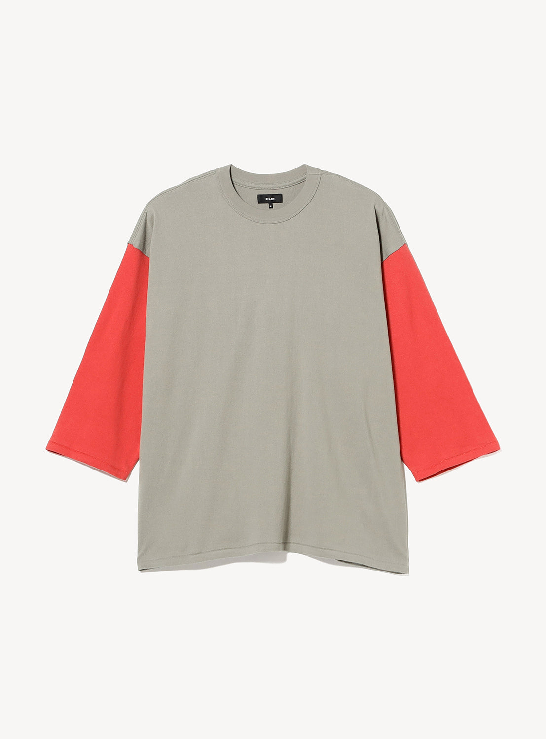 Wide-fit BEAMS Baseball 9/10 Sleeve T-Shirt in grey with red 3/4-length sleeves.