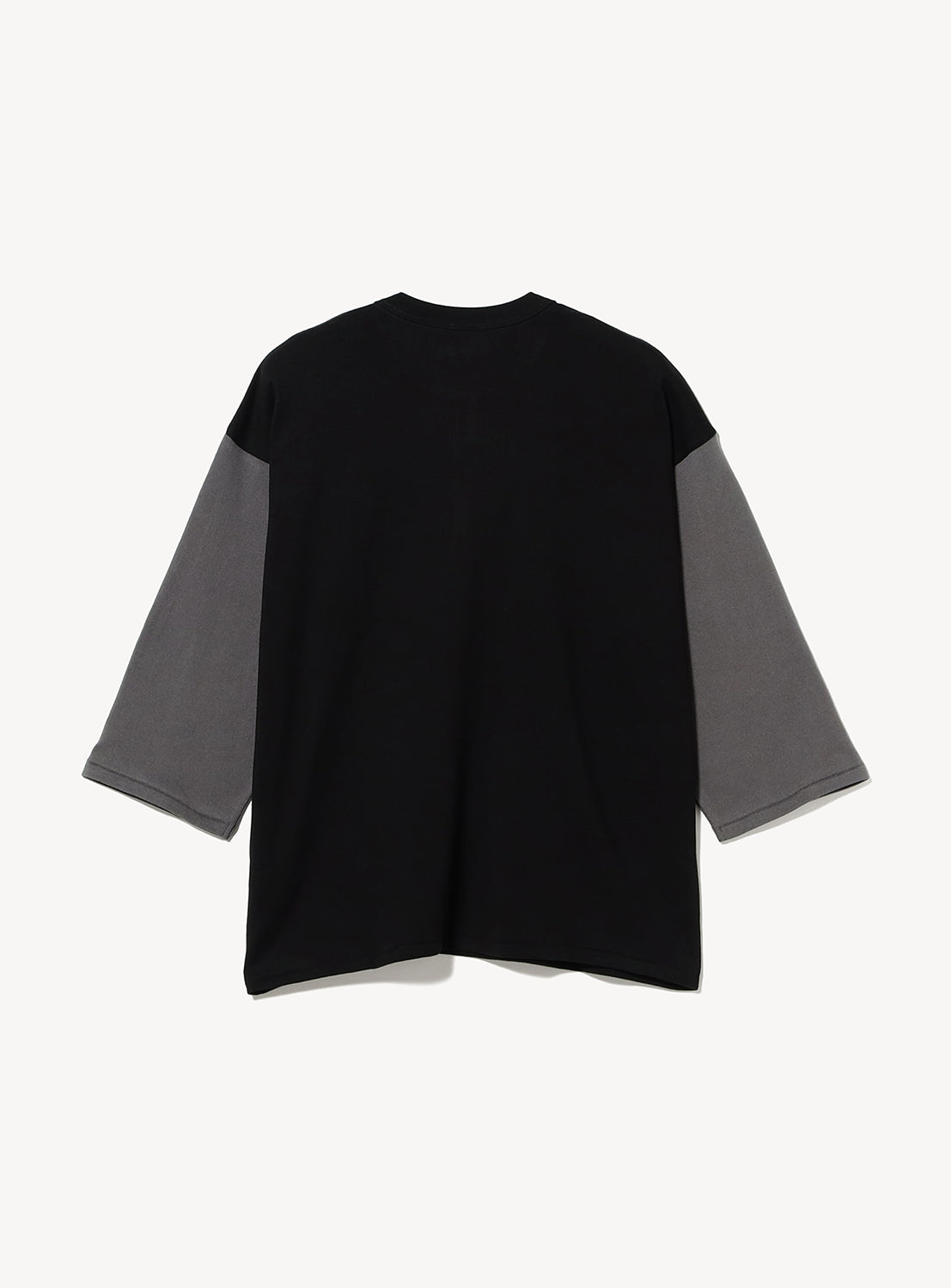 Back view of a BEAMS Baseball 9/10 Sleeve T-Shirt with a black crew neck and charcoal grey three-quarter length sleeves in a wide fit.