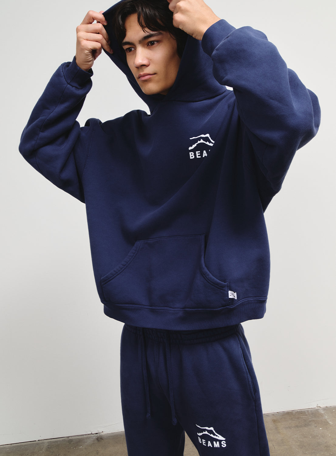 Akimbo Sweatshirt