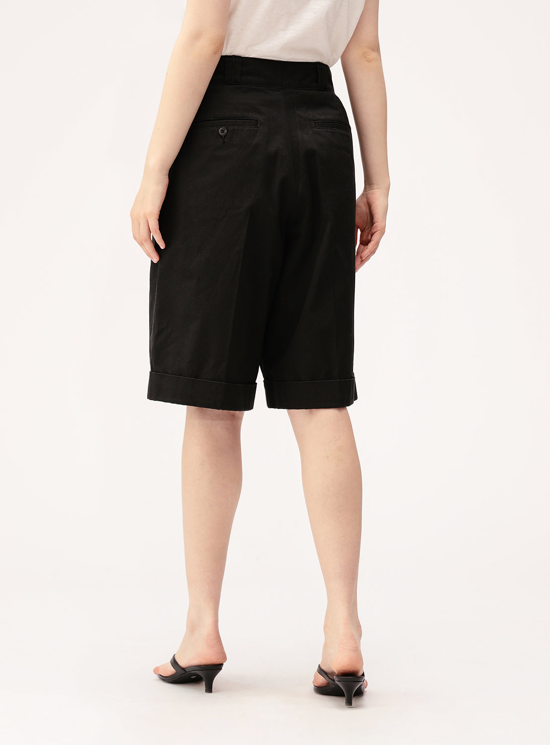 Classic Pleated Chino Shorts