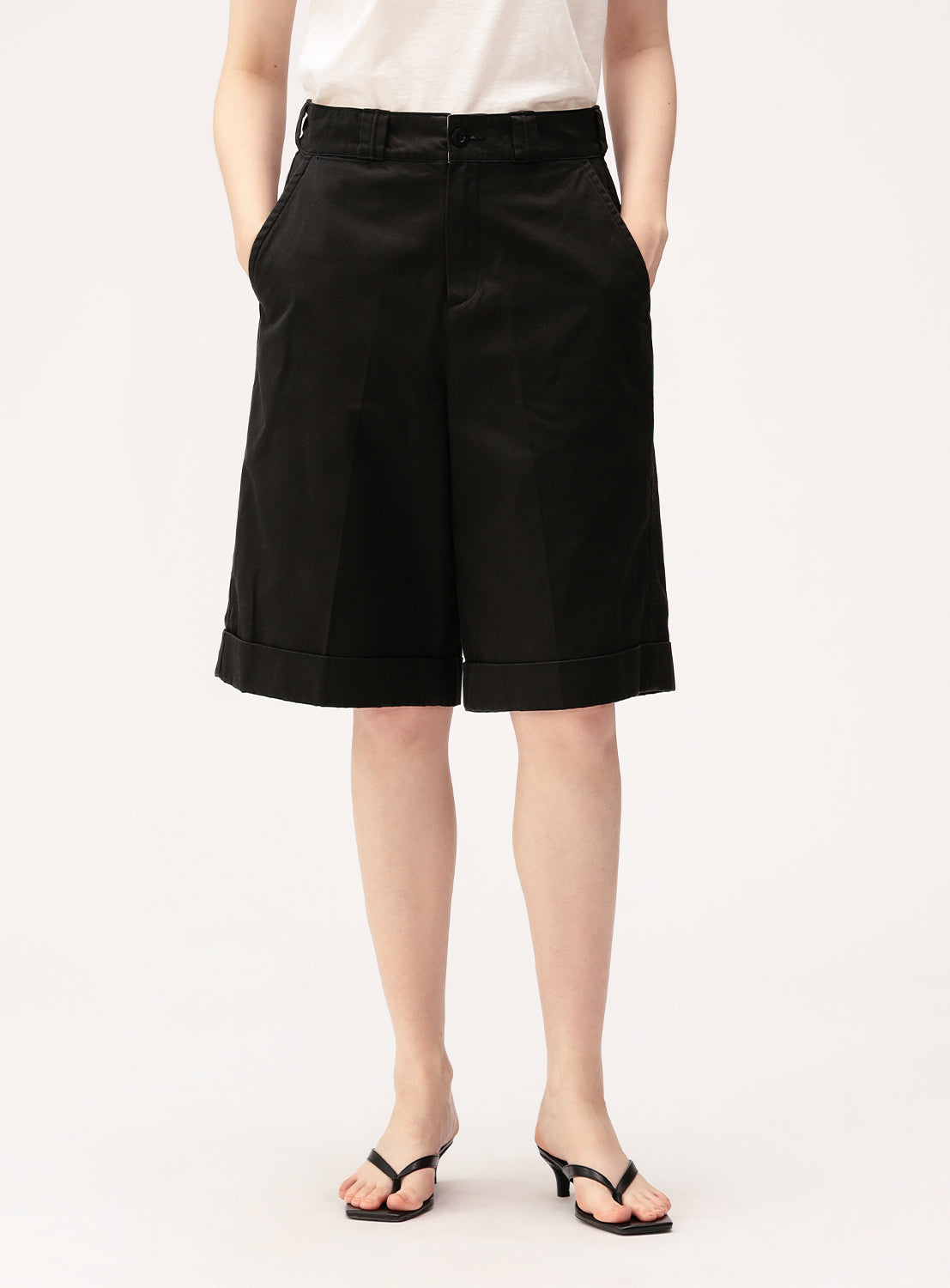 Classic Pleated Chino Shorts