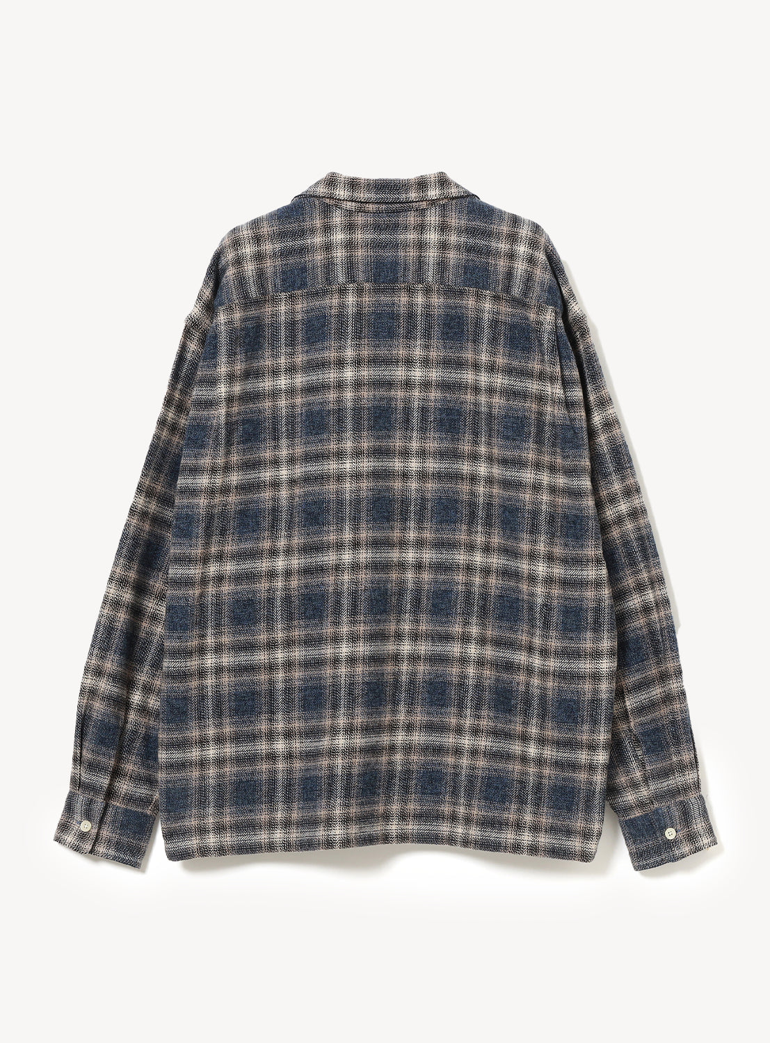 Back view of a BEAMS Flannel Zip Open Collar Shirt, a long-sleeved flannel with a classic check pattern, an open collar, and buttoned cuffs.