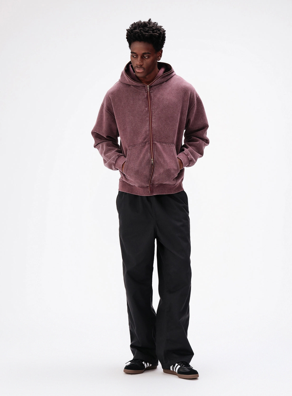BEAMS Basic Twill Easy Pants in black cotton with a relaxed, straight-leg fit and flat front.