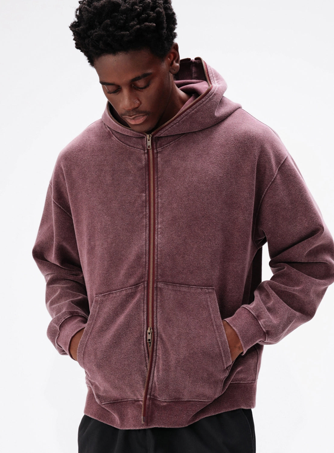 BEAMS Faded Full-Zip Hoodie in maroon with a cropped fit and kangaroo pocket.