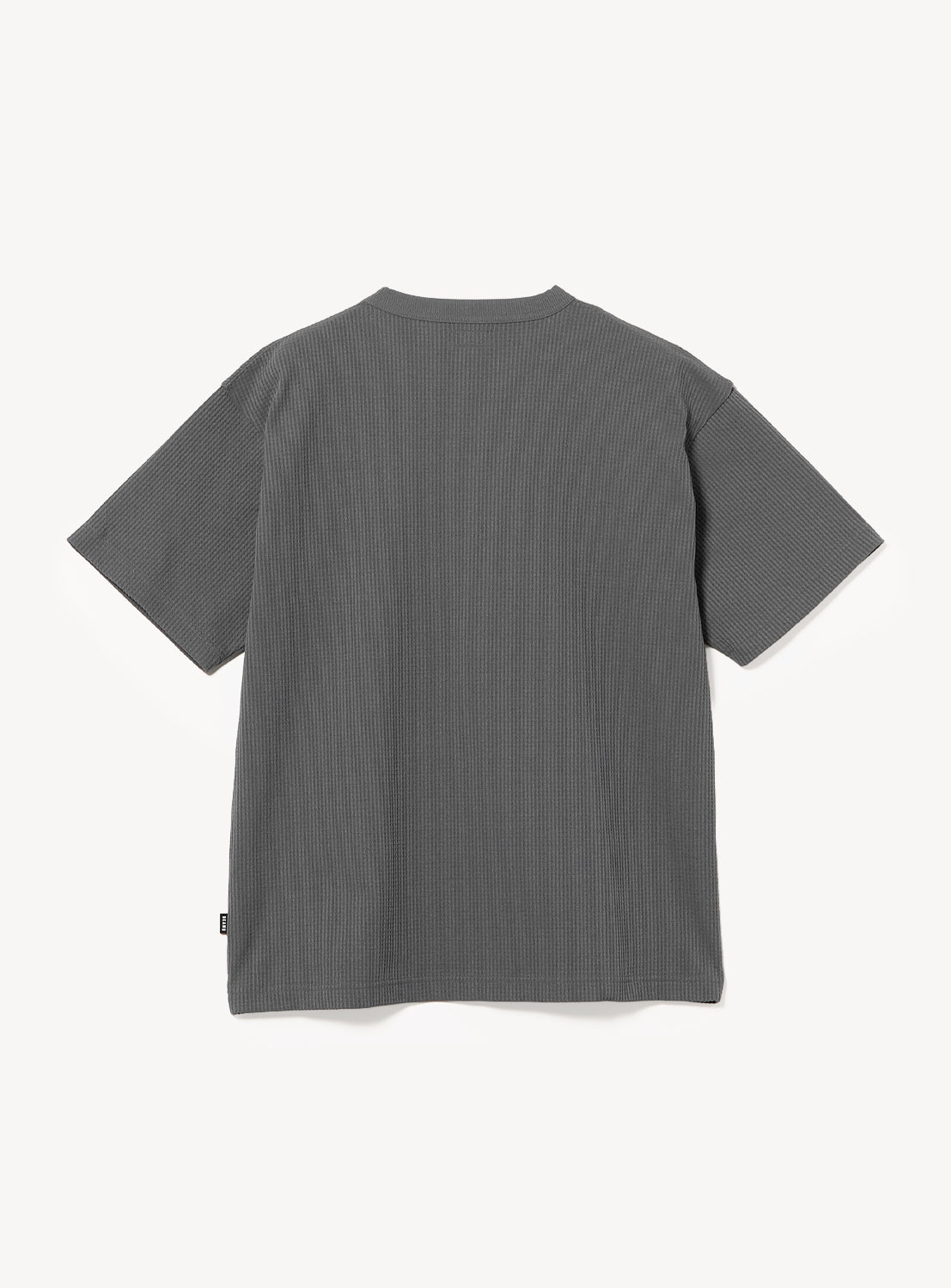 Back view of dark gray BEAMS Stretch Waffle short-sleeved T-shirt.