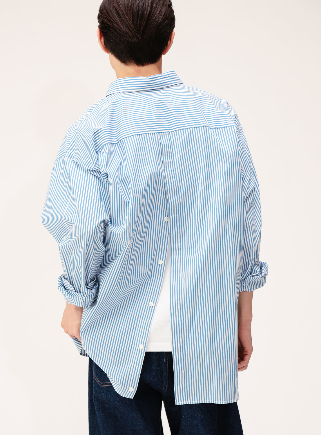 Wide Fit Button-Back Collar Shirt