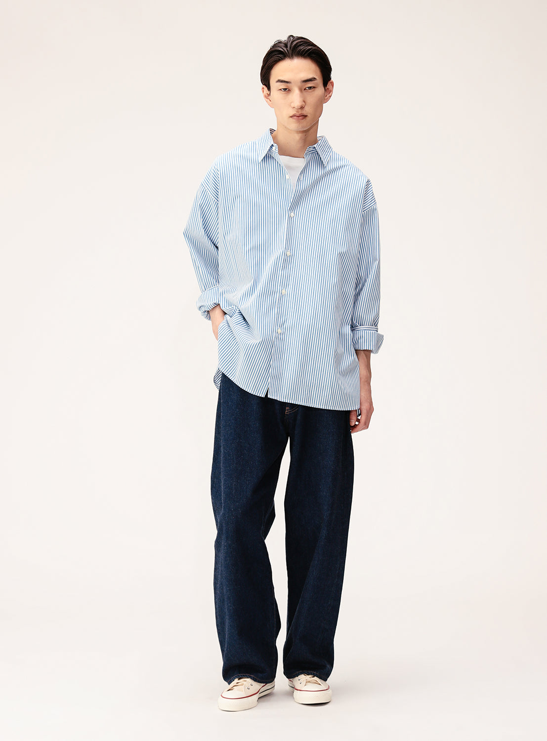 Wide Fit Button-Back Collar Shirt