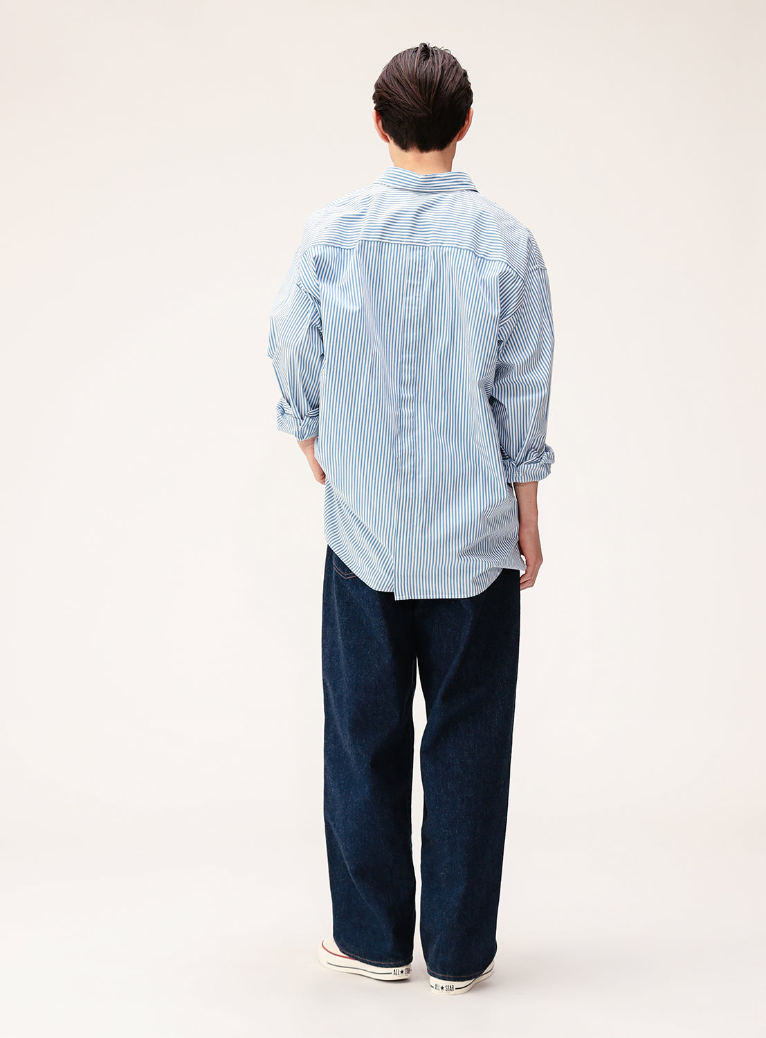 Wide Fit Button-Back Collar Shirt