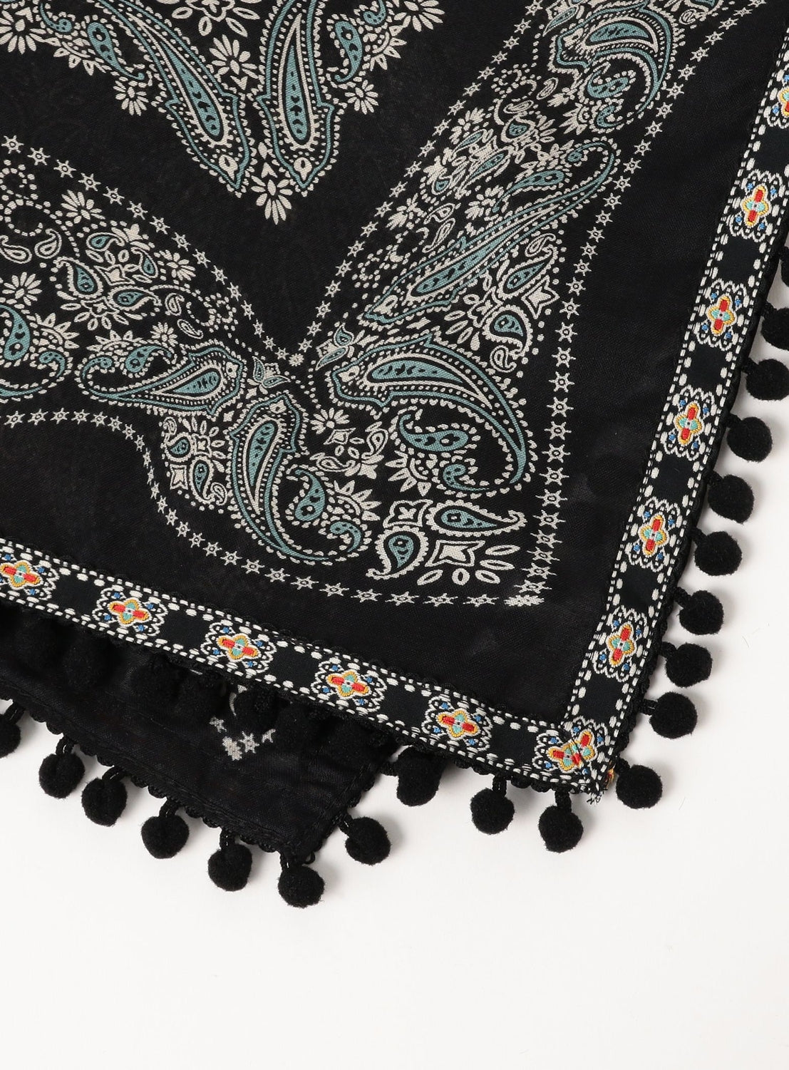 Pompom Bandana