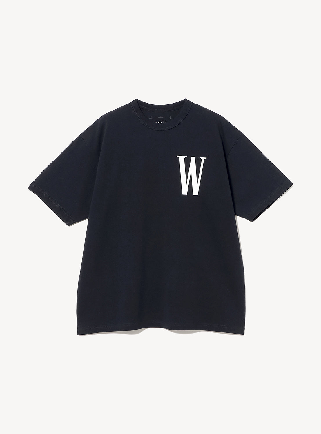 A black short-sleeve Tyrrell Winston - W Logo T-Shirt by BEAMS T, made from heavyweight US cotton, featuring a bold white ‘W’ printed on the upper left chest, shown against a plain white background.